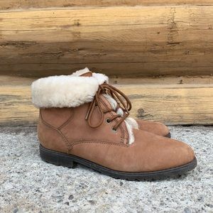 Vintage Maine Woods Sherpa Lined Suede Boots